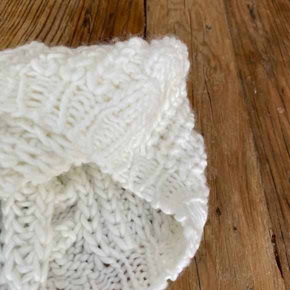 White Acrylic Winter Hat - Picture 3 of 4